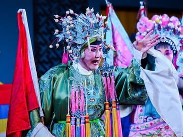 local people’s opera house experience