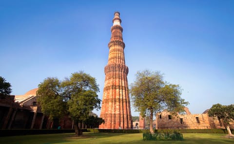 Cultural Heritage Tour of Delhi and Agra's Iconic Landmarks