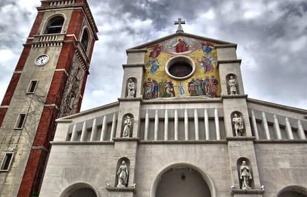 Walking Tour of Historic Lucca: Explore Walls and Legends