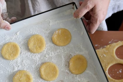 BA: Empanadas and Alfajores Cooking Experience in Palermo