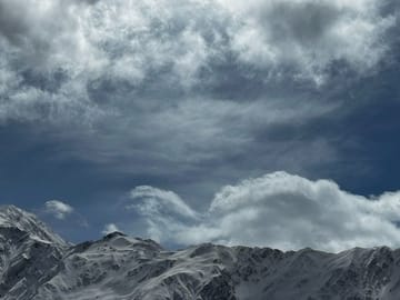 Premium Private Tour: Kazbegi, Gergeti and Chronicles of Georgia