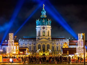 Charlottenburg Palace Christmas Market Walking Tour in Berlin