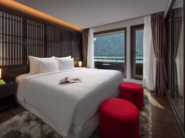 Scarlet Pearl Cruise-The Pearl of Ha Long Wonder ( 2 Days 1 Night)