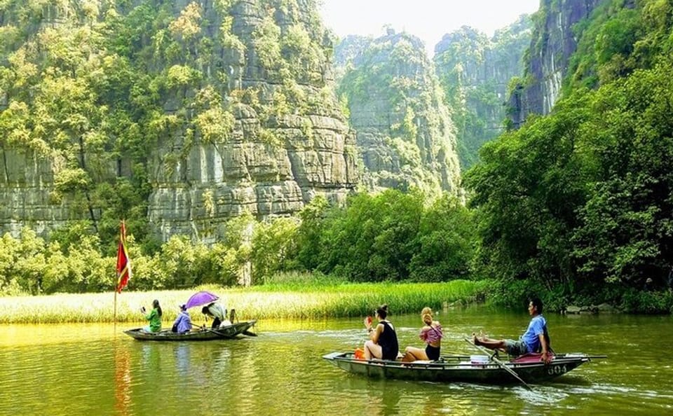 Full Day Bike and Bus Tour from Hanoi to Hoa Lu and Tam Coc