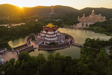 Day Trip from Shanghai to Huishan Ancient Town and Nianhua Bay
