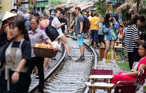 Hanoi City Walking Tour with Local Guide and Train Street