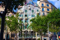A symbol of modernism. Look how these windows rise, A building that embraces the immensity of surrealism, to enter there is to get lost in the magnificence of it's absurdities.