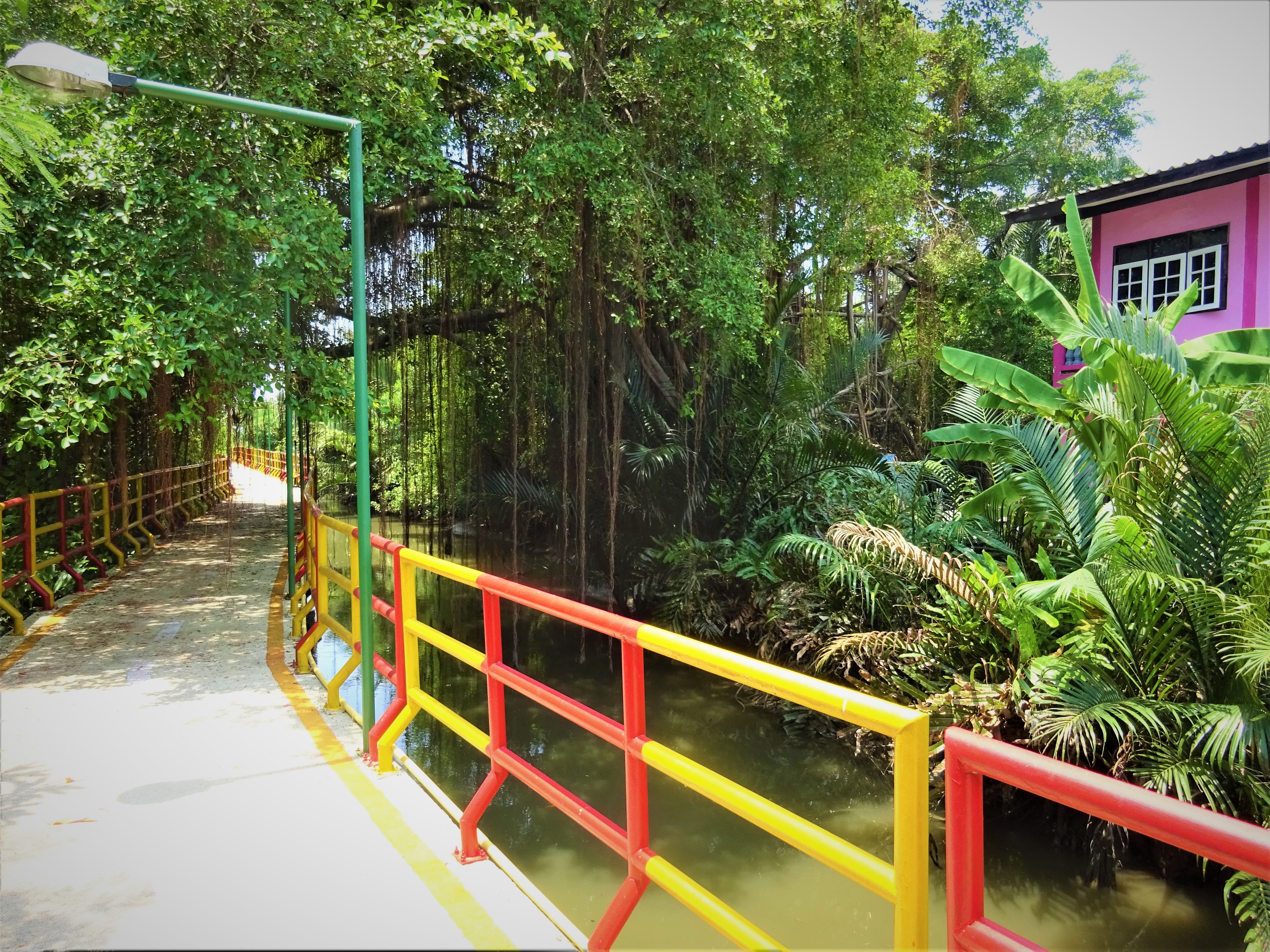 We follow quiet and safe bicycle lanes.