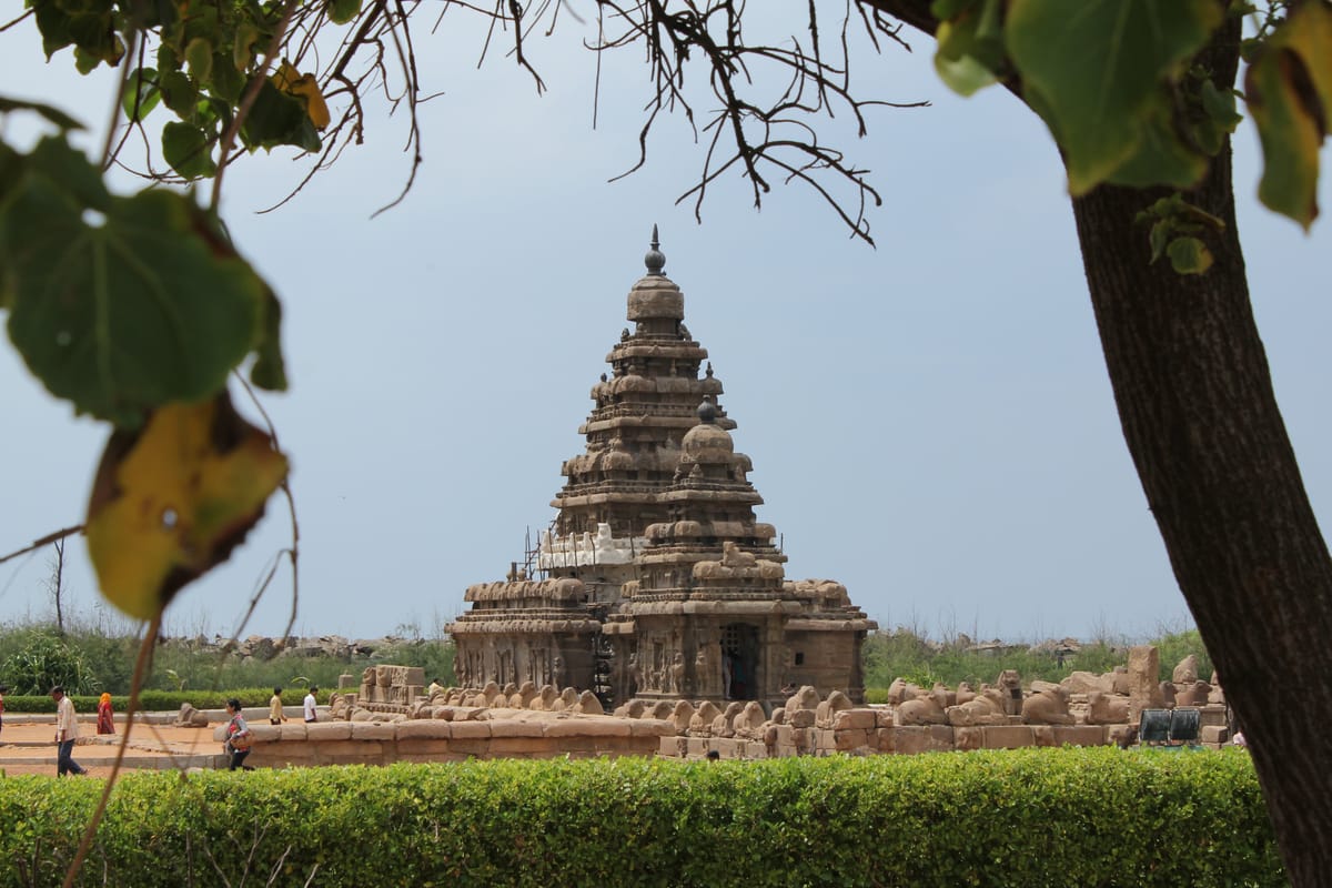 Backwaters & Beyond: Exploring South India’s Temples