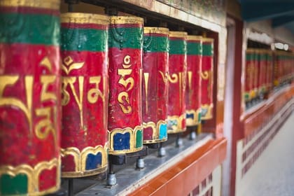 Delhi, Dharamshala, Amritsar & Kashmir Valley Tour