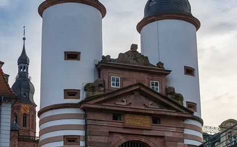 Guided Tour of Paulskirche in Frankfurt's Historical Context