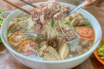 Classic Food Tour in Vientiane, Laos with Cultural Insights