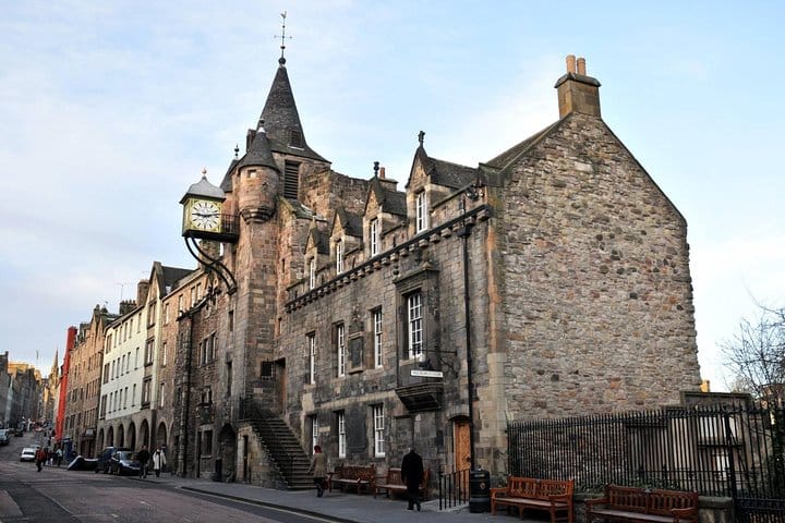 Private Edinburgh City Half-Day Tour 8