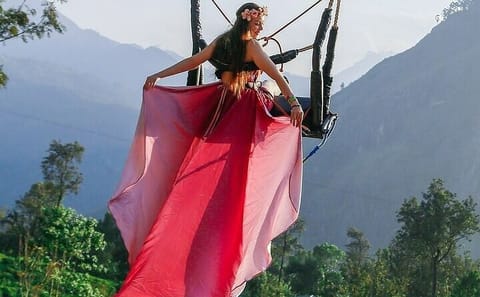 Ella Swing Adventure Over Scenic Sri Lanka Landscapes