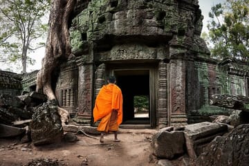 Private sunrise tour to Angkor Wat & other highlights with Professional Guide.