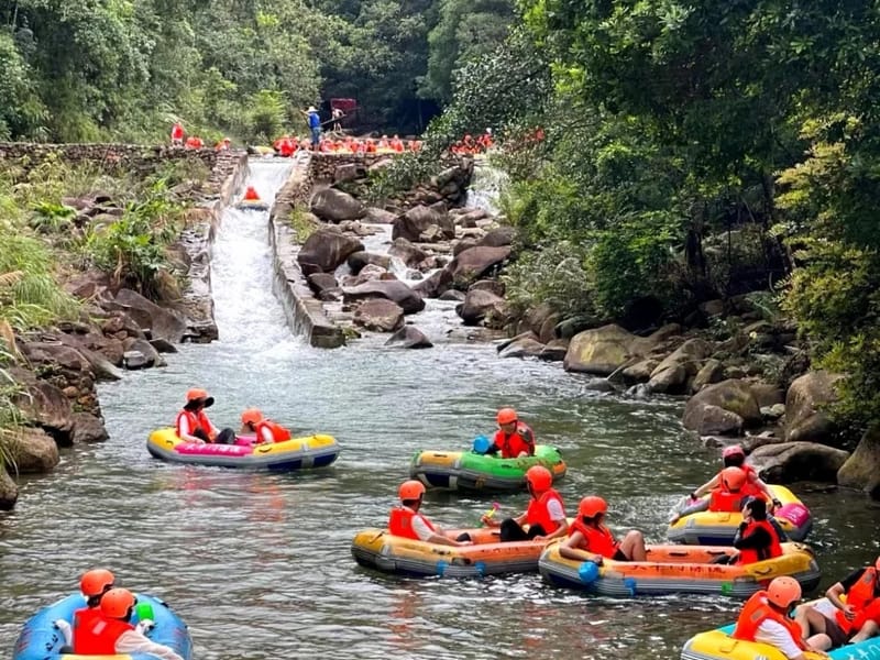 Guangzhou: Koi Village & Youlong Gorge Rafting Trip