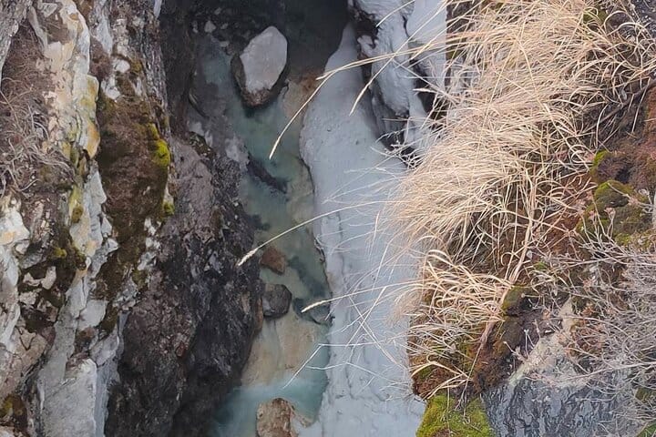 Johnston Canyon, Marble Canyon Icewalk and Banff Town day tour 8