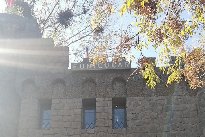 Half Day Guided City Tour in Santiago Shared 5