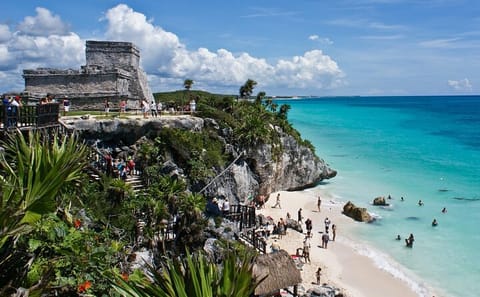 Tulum Private Guided Tour with Transportation from Cancun