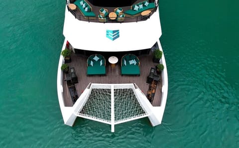 Halong Bay Catamaran Cruise with Lunch from Hanoi