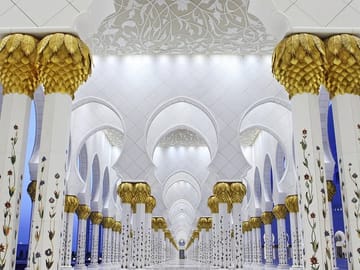 See the beautiful Grand Mosque in Abu Dhabi