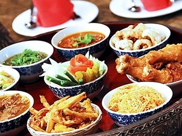 Thai Khantoke Dinner and Cultural Dance Show in Chiang Mai
