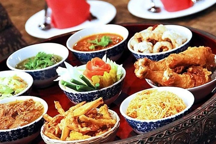Khantoke Dinner Experience & Cultural Dance Show with Transfers 3