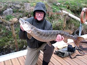 Pike shore fishing on Lough Corrib. Galway. Private guided. French/Eng