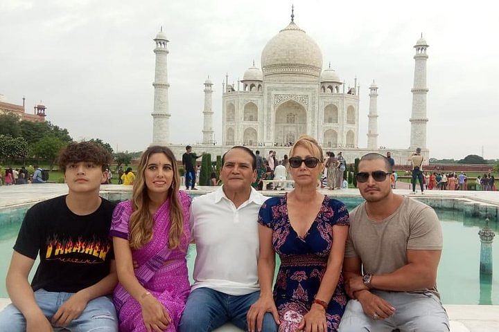 Taj Mahal Private Tour from Delhi by Gatimaan Train with 5-Star Lunch