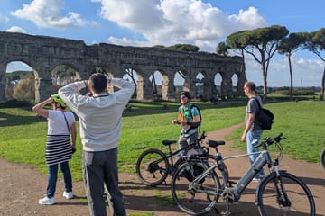 Bike Tour of Appia Antica and Aqueduct Park in Rome