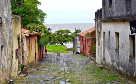 Small-Group Cultural Day Trip to Colonia del Sacramento