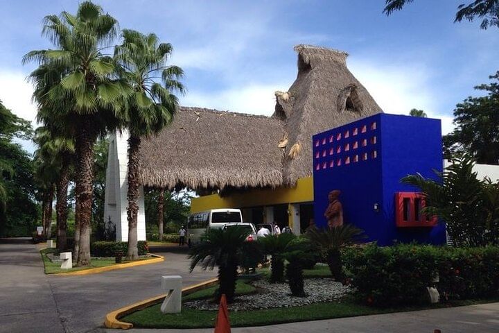 Private Arrival Transfer – El Salvador International Airport to Decameron Hotel