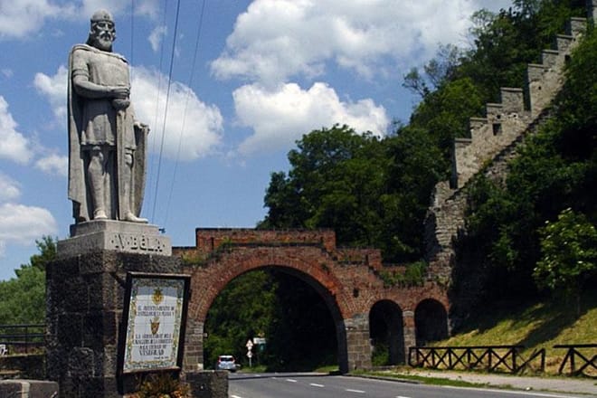Budapest Danube Bend Private Full-Day Tour with Lunch and entrance fees photo 4