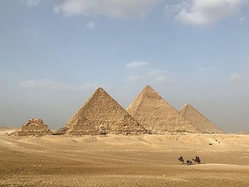 Giza Pyramids From Cairo Airport All Inclusive Private Trip