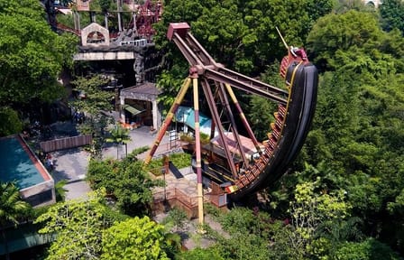 Sunway Lagoon: Admission Ticket & 2-Way Transfer