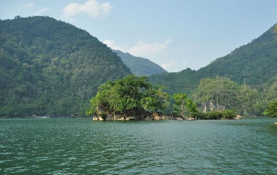 Kayaking Adventure at Ba Be Lake, Bắc Kạn Province
