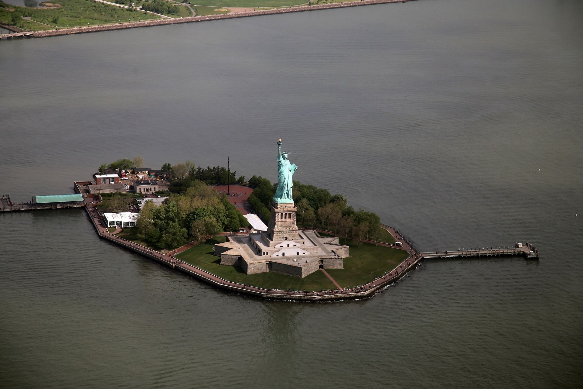 Statue of Liberty & Ellis Island Ticket & Roundtrip Ferry