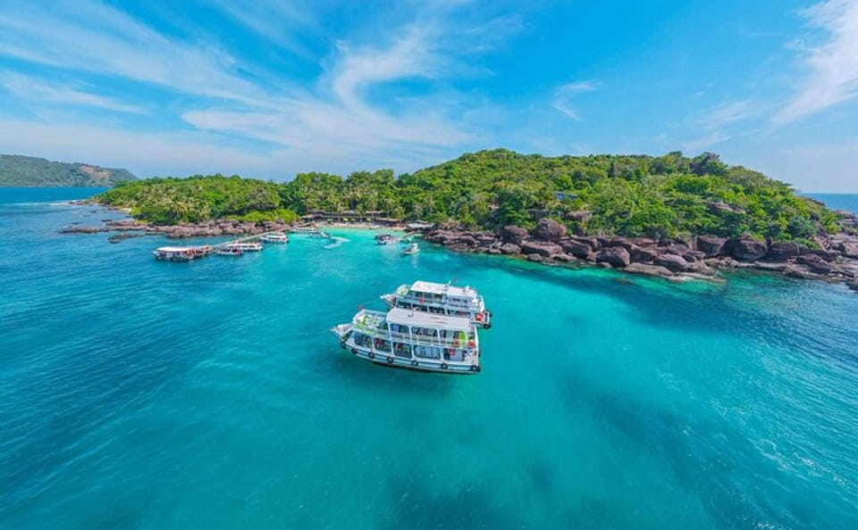 Phu Quoc Snorkeling Trip to Explore Three Islands by Boat