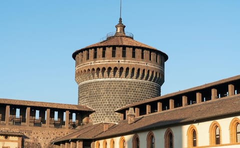Professional Photoshoot Experience at Sforzesco Castle, Milan