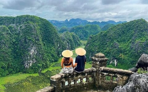 Luxury Day Tour of Hoa Lu, Trang An & Mua Cave from Hanoi
