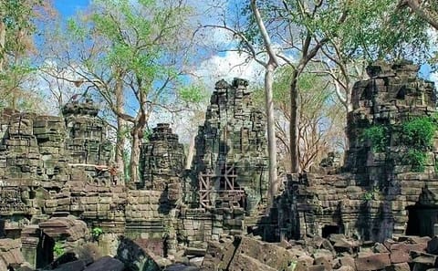 Private Day Trip to Banteay Chhmar Temple and Silk Farm from Siem Reap