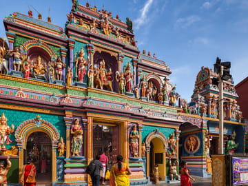 Walking Tour of Little India in Singapore
