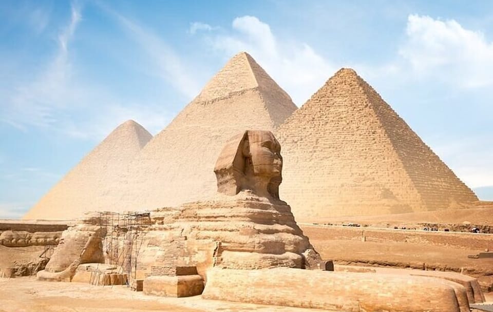 Private Day Tour of Giza Pyramids and Egyptian Museum