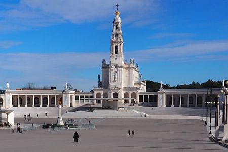 Lisbon’s Fátima, Nazaré & Óbidos: Guided Cultural Adventure Tour