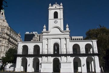 Walking Tour of the Plaza de Mayo in Buenos Aires
