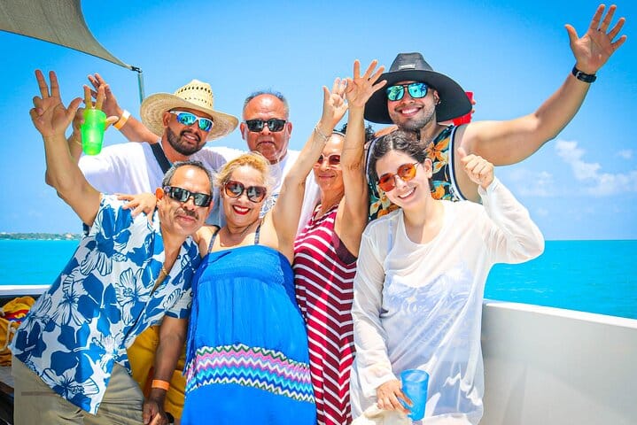 Cancun Private Catamaran to Isla Mujeres with Buffet & Open Bar 5