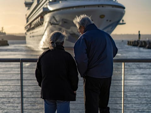 Keflavik Airport and Reykjavik Cruise Port: Private Transfer, photo 3
