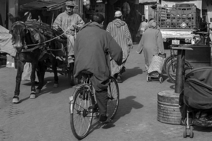 marrakech back and white