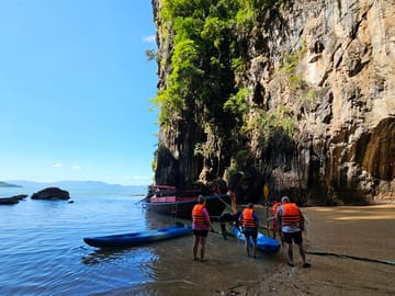 Kayaking Adventure to Three Islands in Ko Lanta Yai