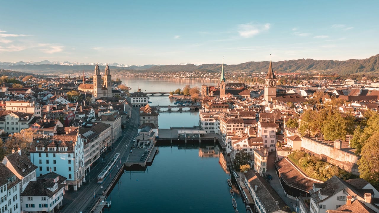 Zürich Audio Tour: Timekeepers and Tales of Lindenhof 3